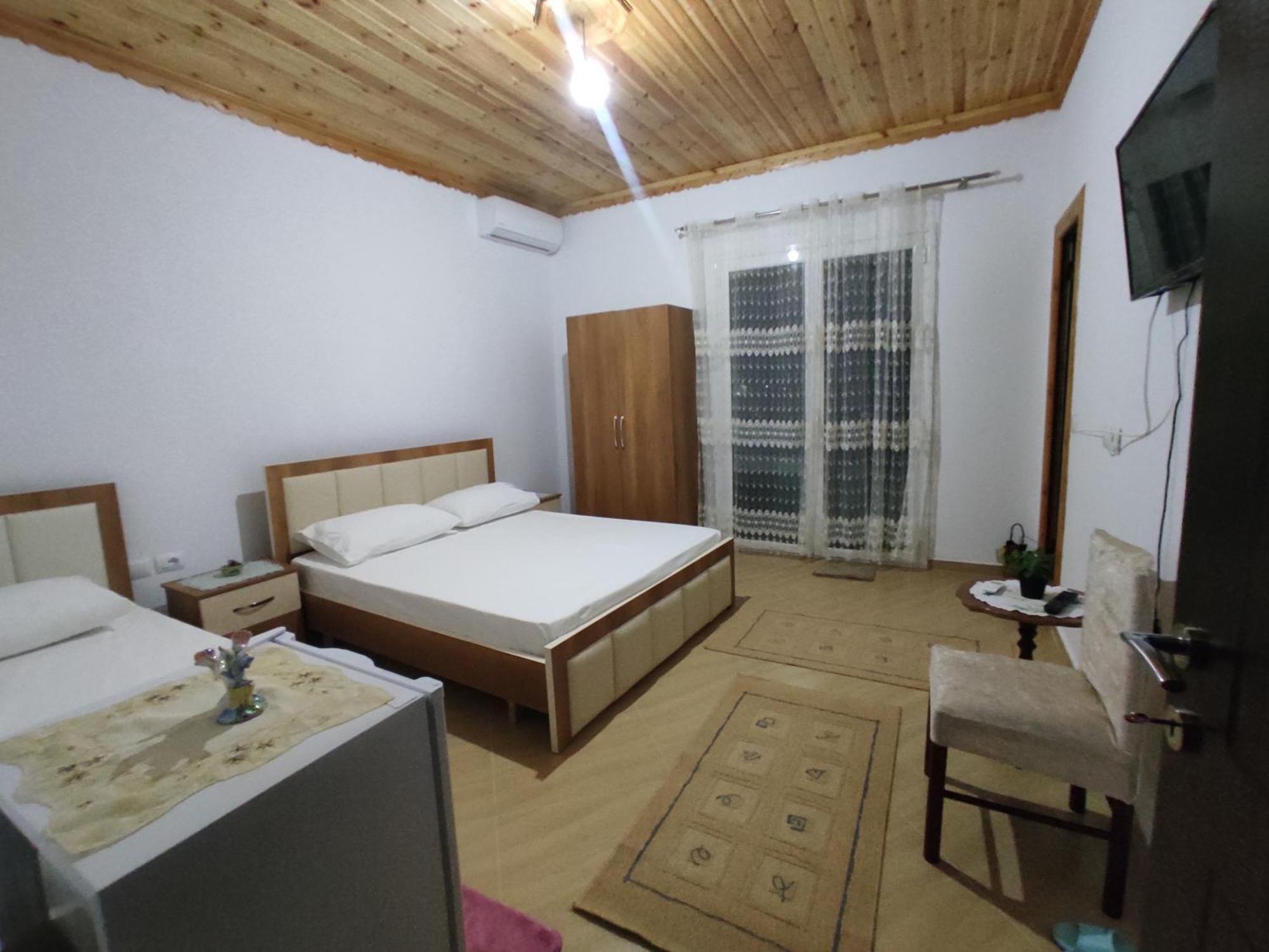 Dino Guest House Gjirokastër Exterior foto